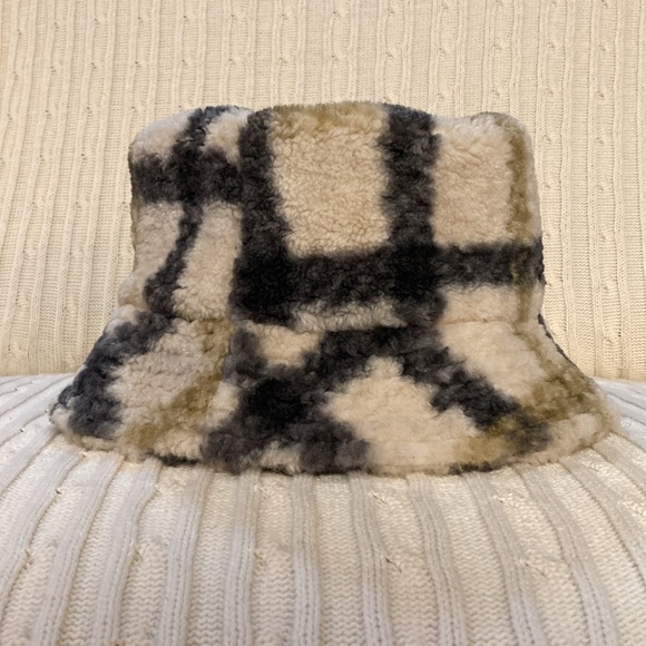 NWT Zara Women’s Sherpa Bucket Hat ~ 56 cm ~ Plaid - Picture 4 of 7